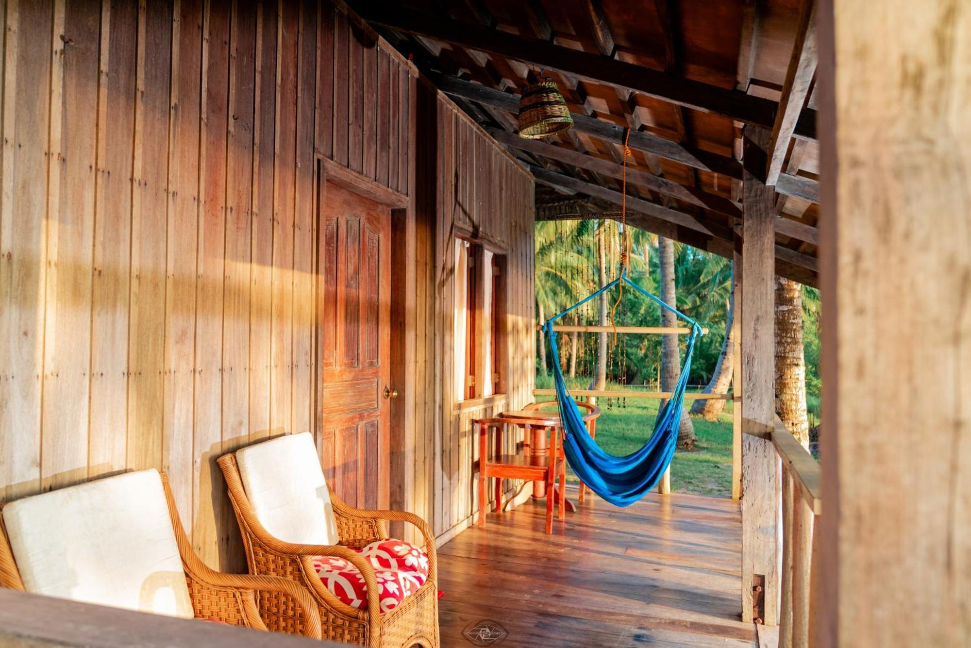 Playa Encantada Beach Resort El Nido Exterior foto
